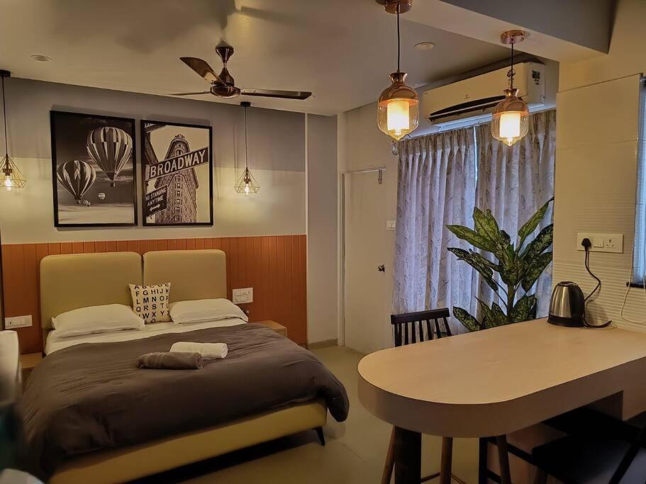 Terra Private With Balcony Wifi Ac Smart Tv Kitchenette Washing Machine Pune