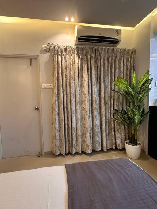 Terra Private With Balcony Wifi Ac Smart Tv Kitchenette Washing Machine Apartment Pune